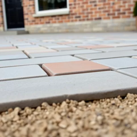 Jak ułożyć kostkę przy ELEWACJI